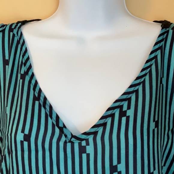 New Tower Size M Striped Short Sleeve Top - Picture 2 of 8